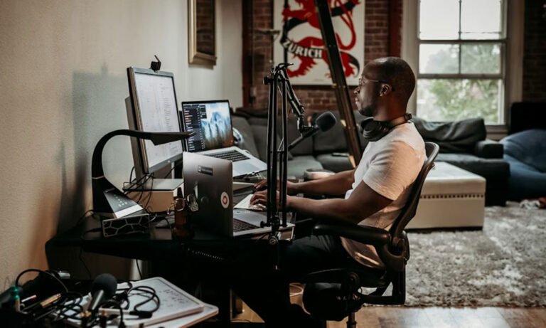 Who Is leahhannahbentley? The Quiet Creator Everyone’s Watching