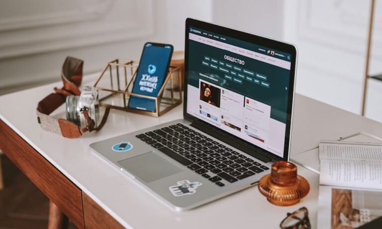 iZoneMedia360.com Entrepreneur: How Smart Bloggers Turn Content Into Real Business Growth